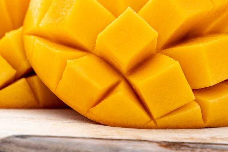 how to eat mangoes