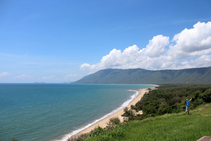 Spectacular views driving from Port Douglas to Cairns on the Great Barrier Reef Drive