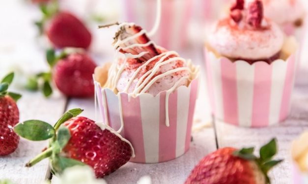 Luscious Strawberry and White Chocolate Cupcakes