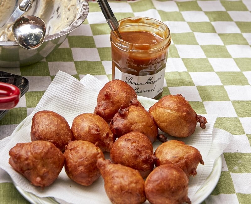Easy Banana Caramel Fritters with Caramel Dipping Sauce