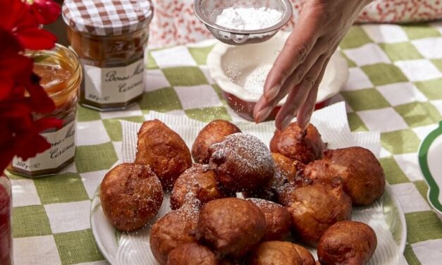 Easy Banana Caramel Fritters with Caramel Dipping Sauce